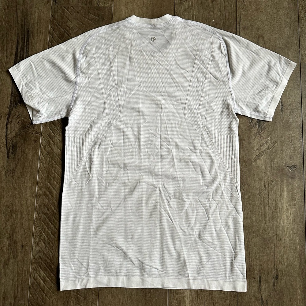 Lululemon Tech Short Sleeve Shirt White stripe S NWOT